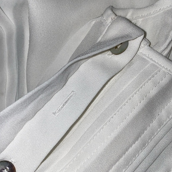DANIEL RAINN pleated semi sheer sleeveless top hidden abalone buttons size 2X - Picture 10 of 10